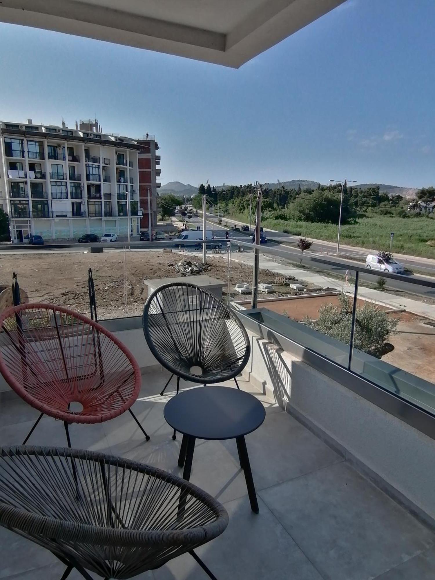 Vegi Apartments Bar Luaran gambar